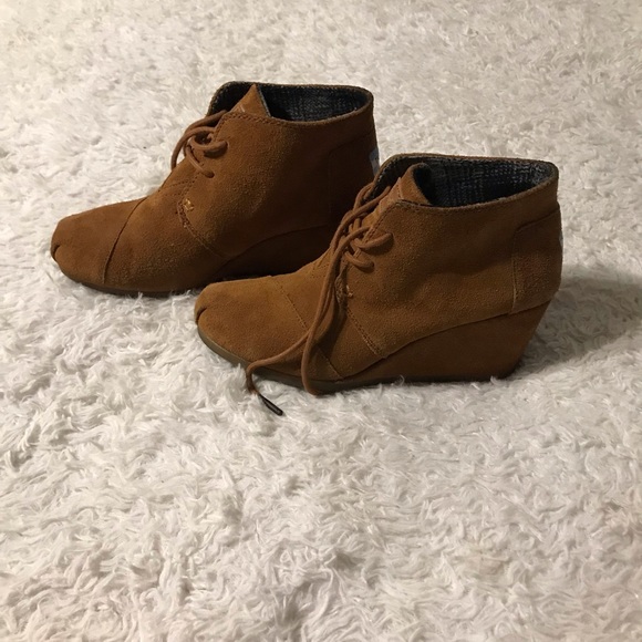 TOMS Suede Wedge Shoes 6 - Picture 3 of 12
